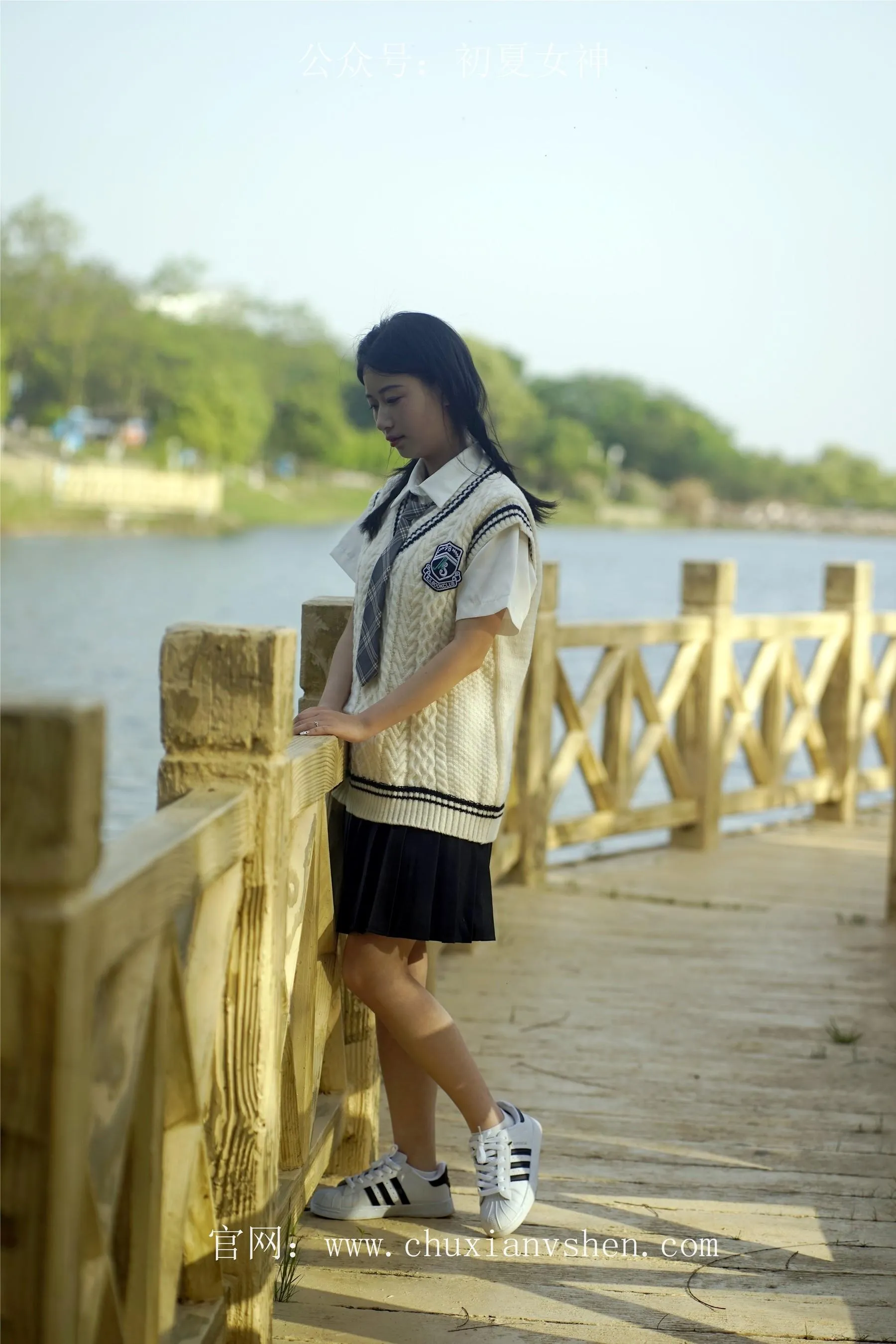 初夏女神 NO.061 念念 春秋JK套搭配三叶草贝壳头鞋 [115P]插图1